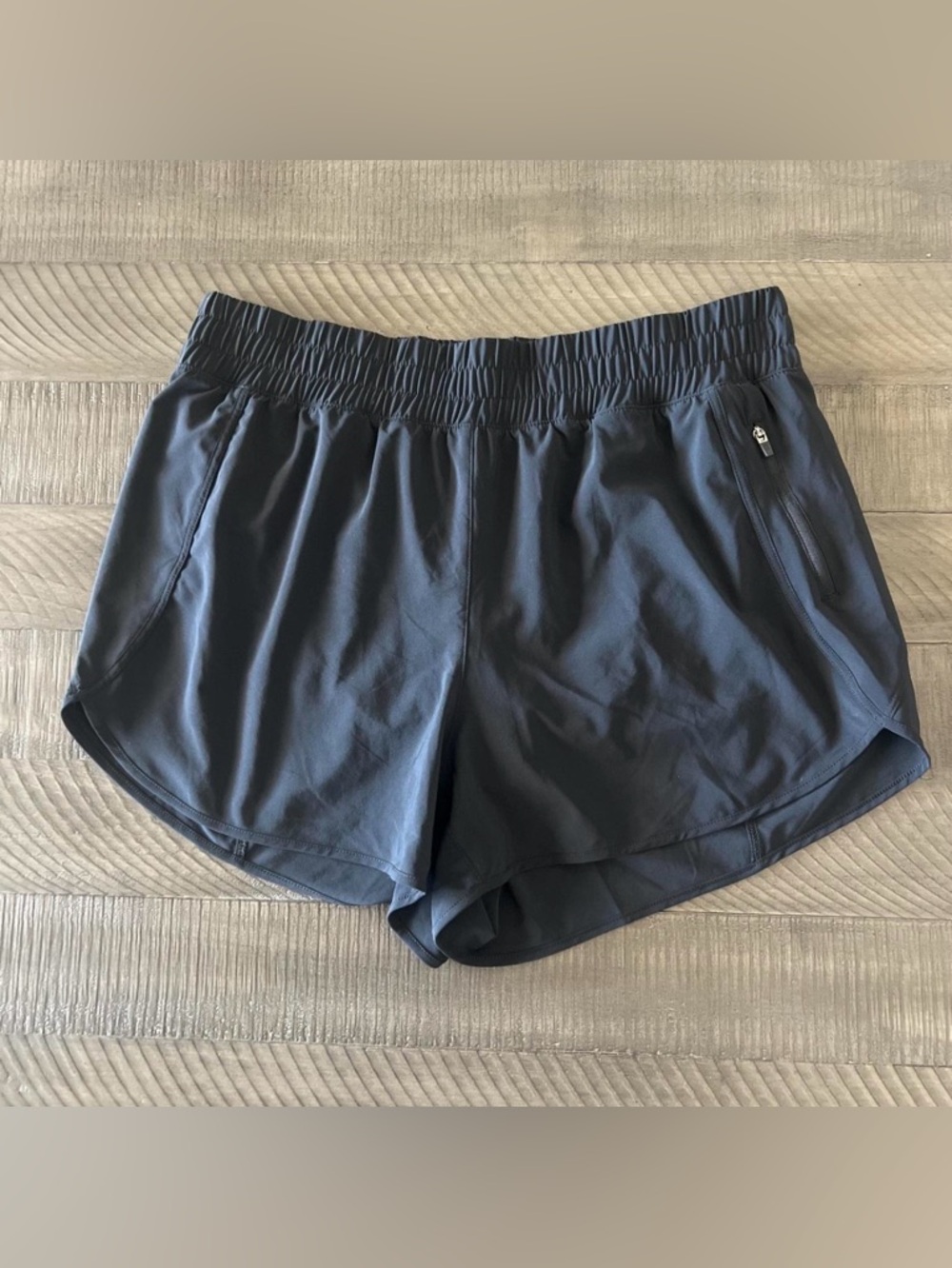 Crazy Yoga NWT Size L (12) Black/Charcoal Shorts